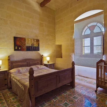 別荘 Ta Gananz Holiday Home Għammar